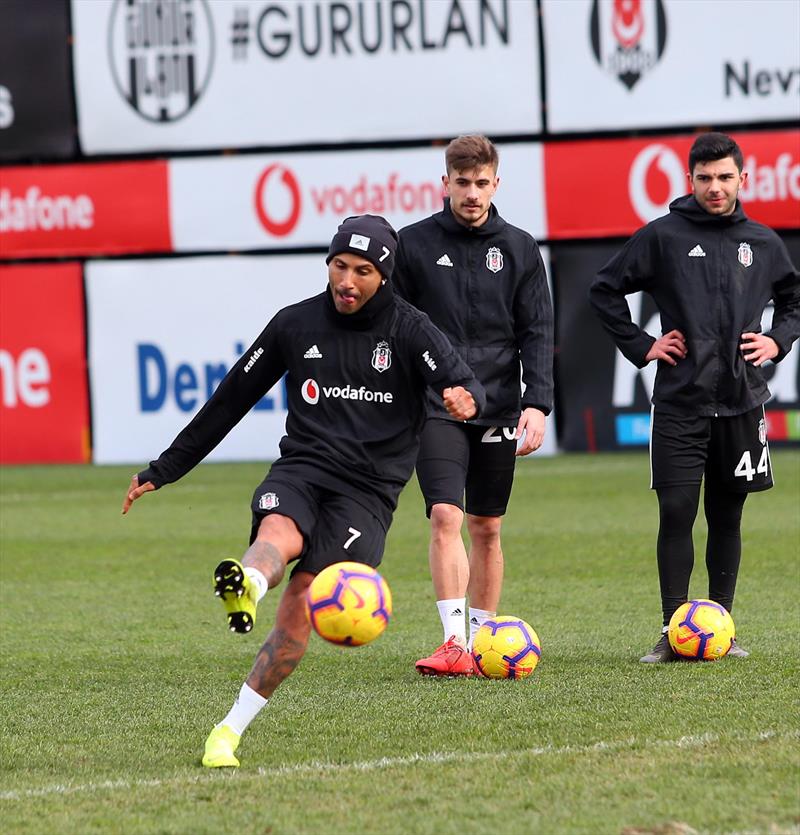 Beşiktaş'ta Quaresma'nın geleceği merak konusu!